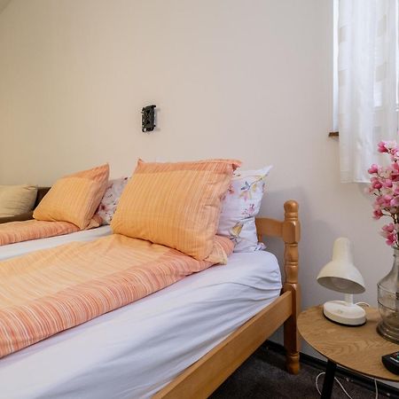 Guesthouse Rose ซาราเยโว ภายนอก รูปภาพ