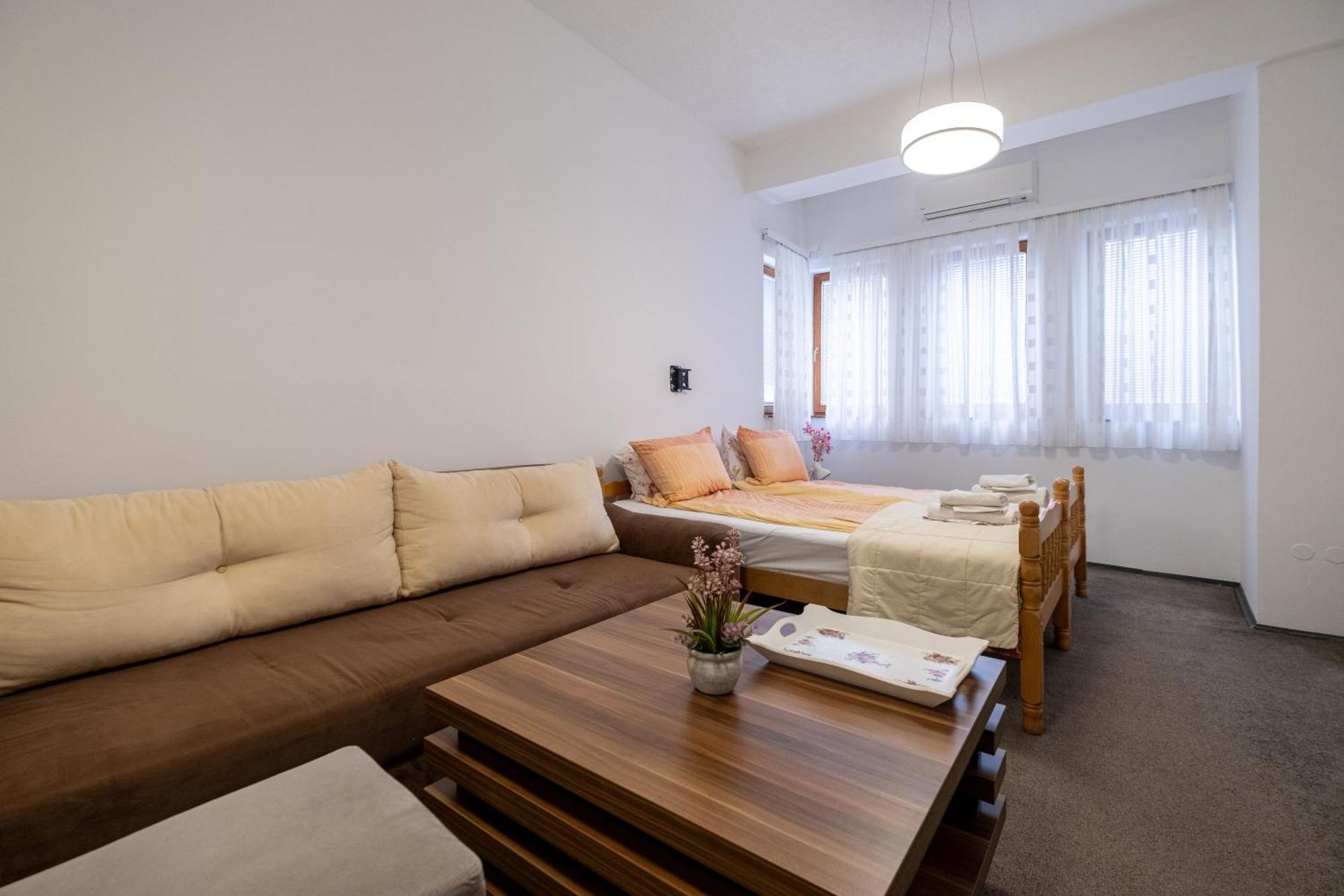 Guesthouse Rose ซาราเยโว ภายนอก รูปภาพ