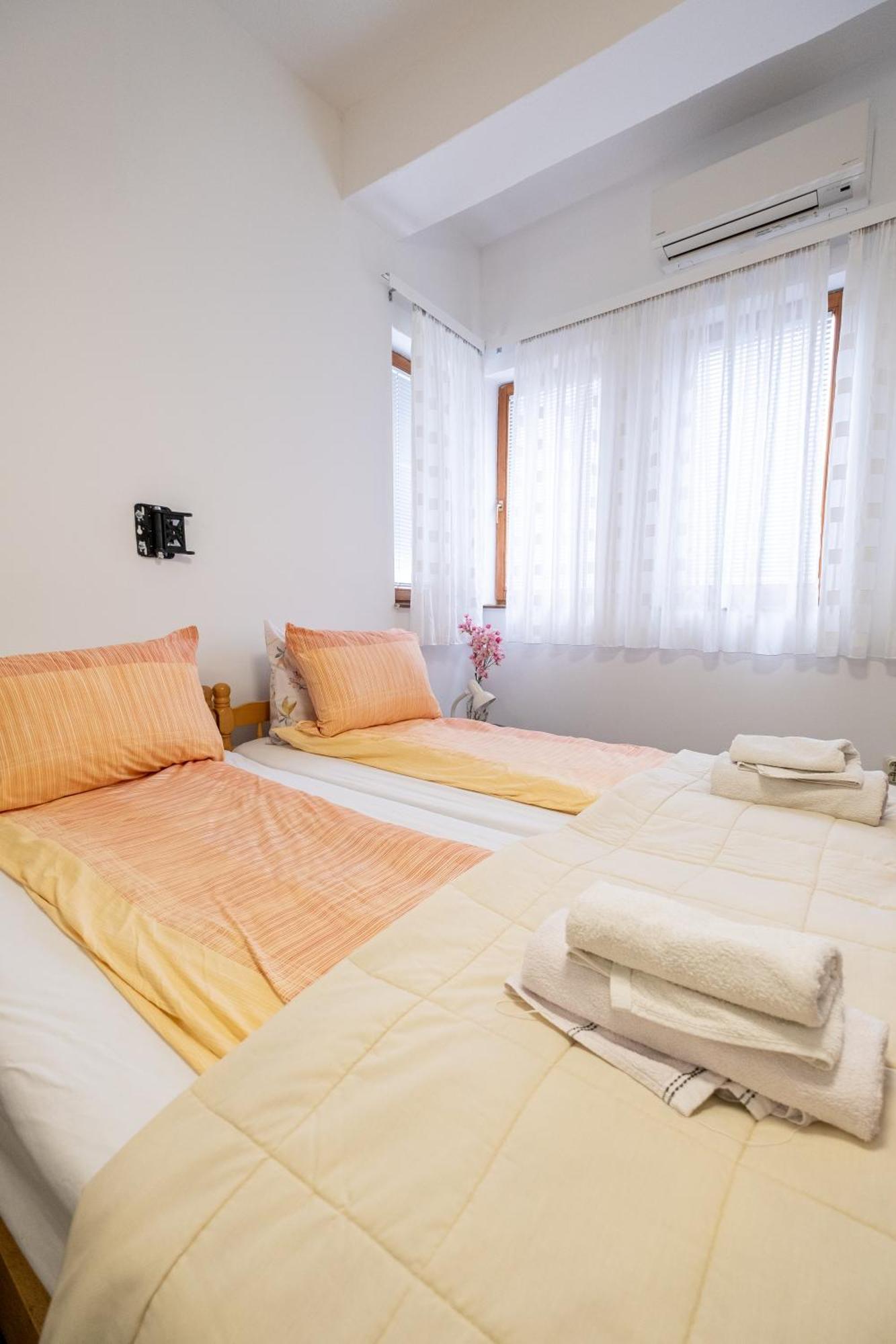 Guesthouse Rose ซาราเยโว ภายนอก รูปภาพ