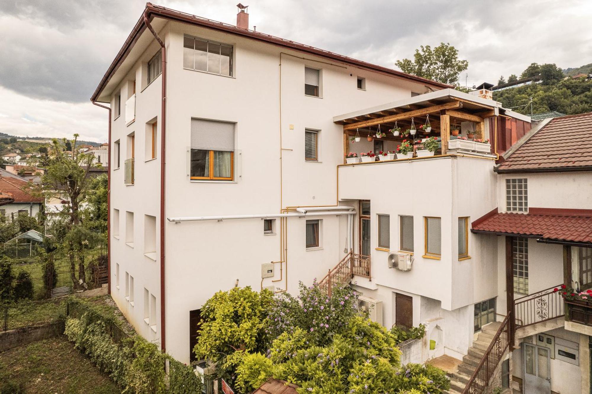 Guesthouse Rose ซาราเยโว ภายนอก รูปภาพ