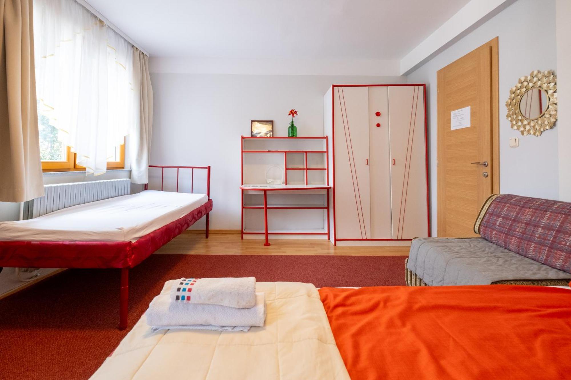 Guesthouse Rose ซาราเยโว ภายนอก รูปภาพ