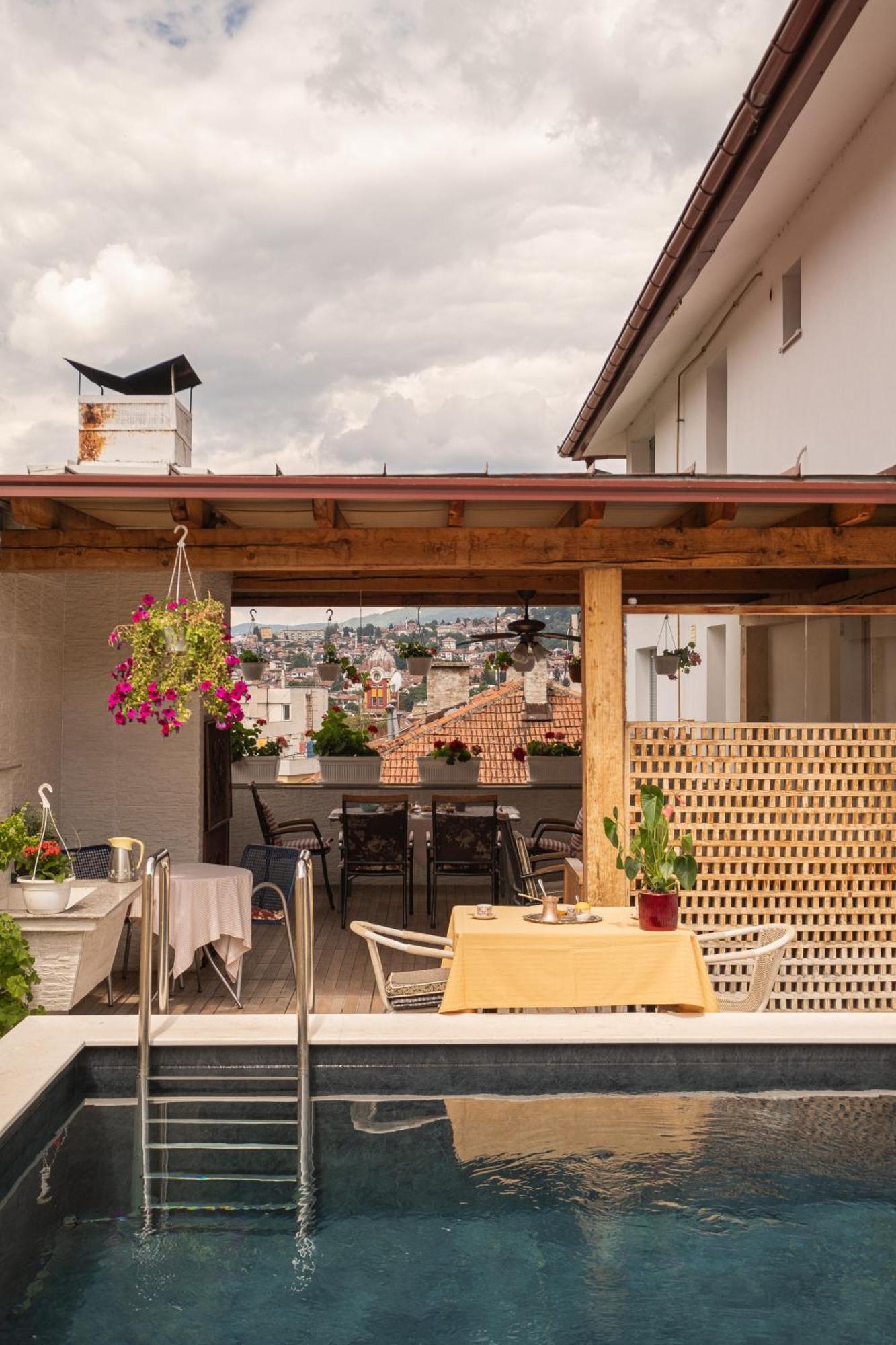 Guesthouse Rose ซาราเยโว ภายนอก รูปภาพ