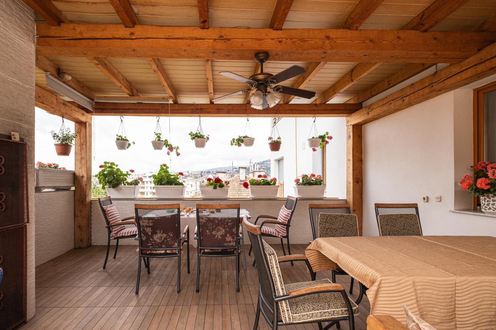Guesthouse Rose ซาราเยโว ภายนอก รูปภาพ