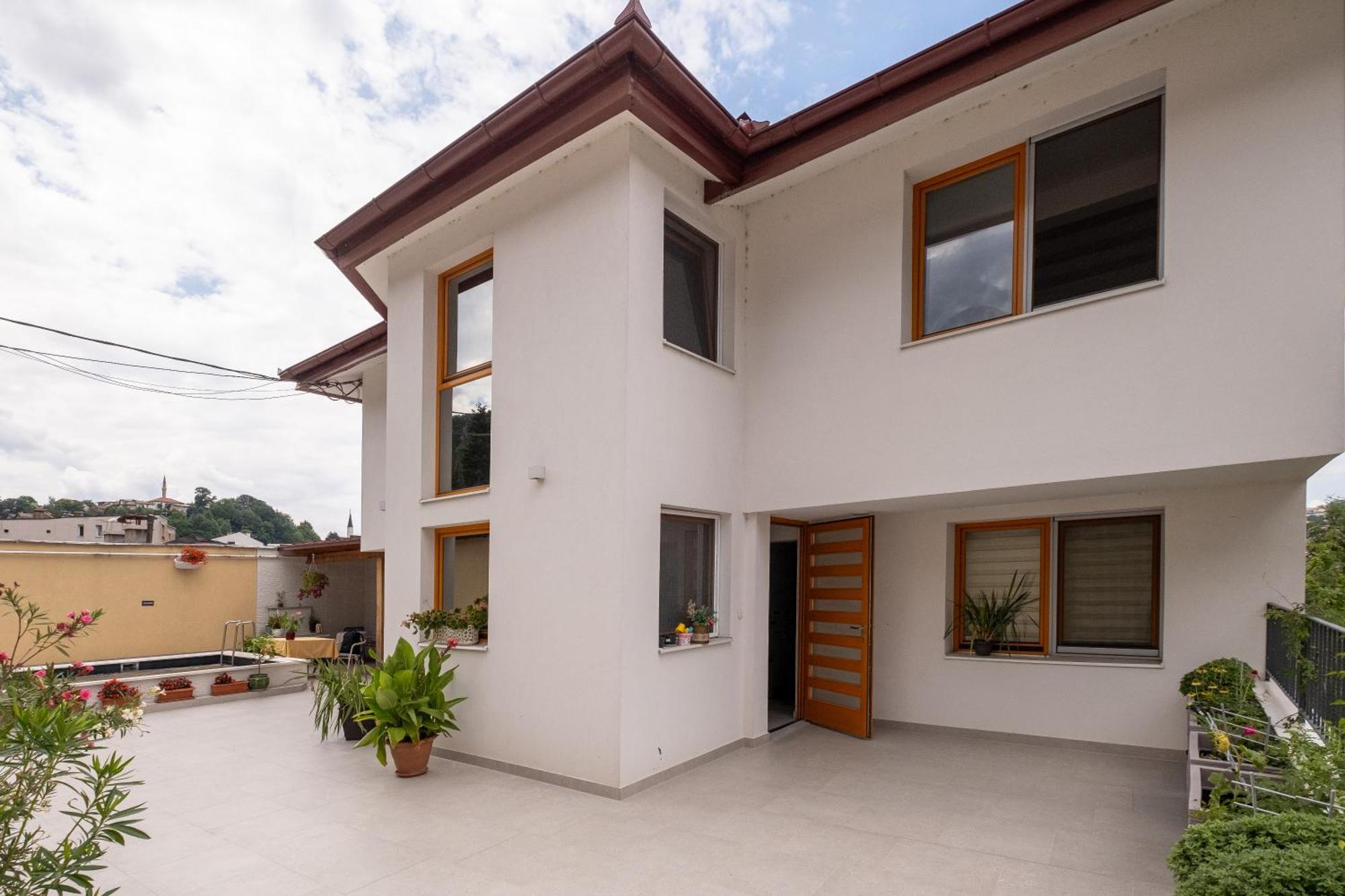 Guesthouse Rose ซาราเยโว ภายนอก รูปภาพ